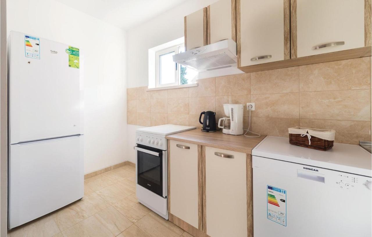 Cozy Apartment In Blace With Wifi Exterior foto